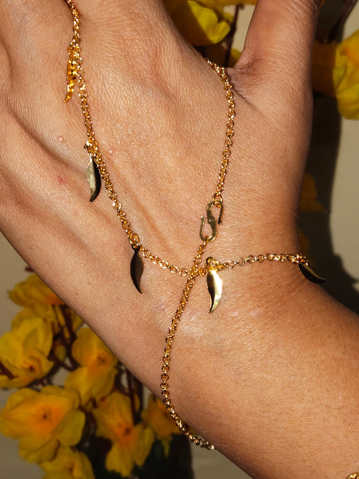 Korean statement Necklace with leaf charm - Image 2